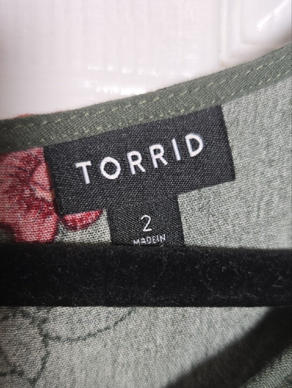 105 torrid 2 2X Olive Green Floral Peplum Blouse with Red and Pink Flowers - Picture 3 of 5